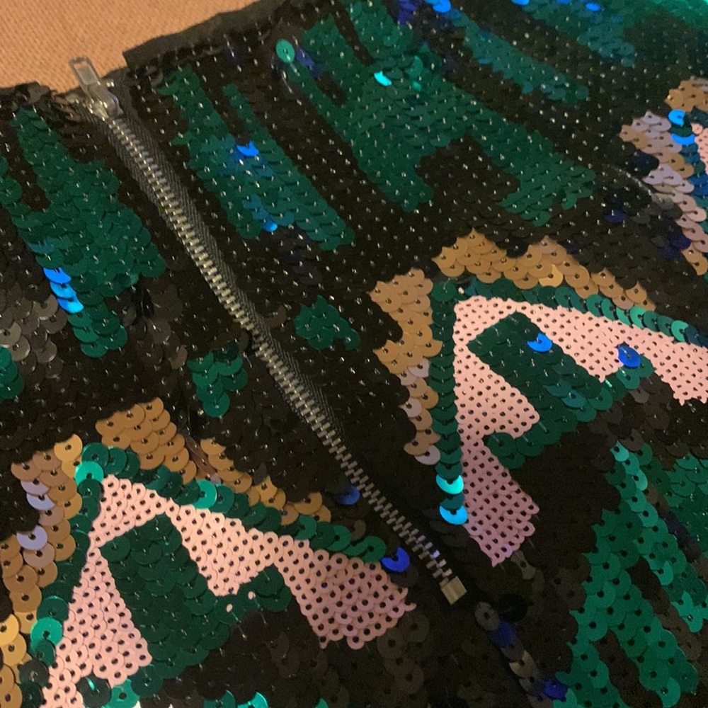 H&M Divided Sequin Aztec Pattern Skirt Size 10 - Picture 8 of 8